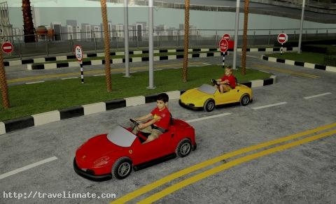 Ferrari World (1)