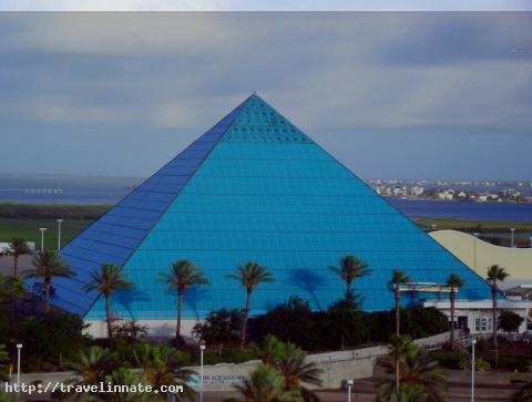 Pyramid hotel and resort